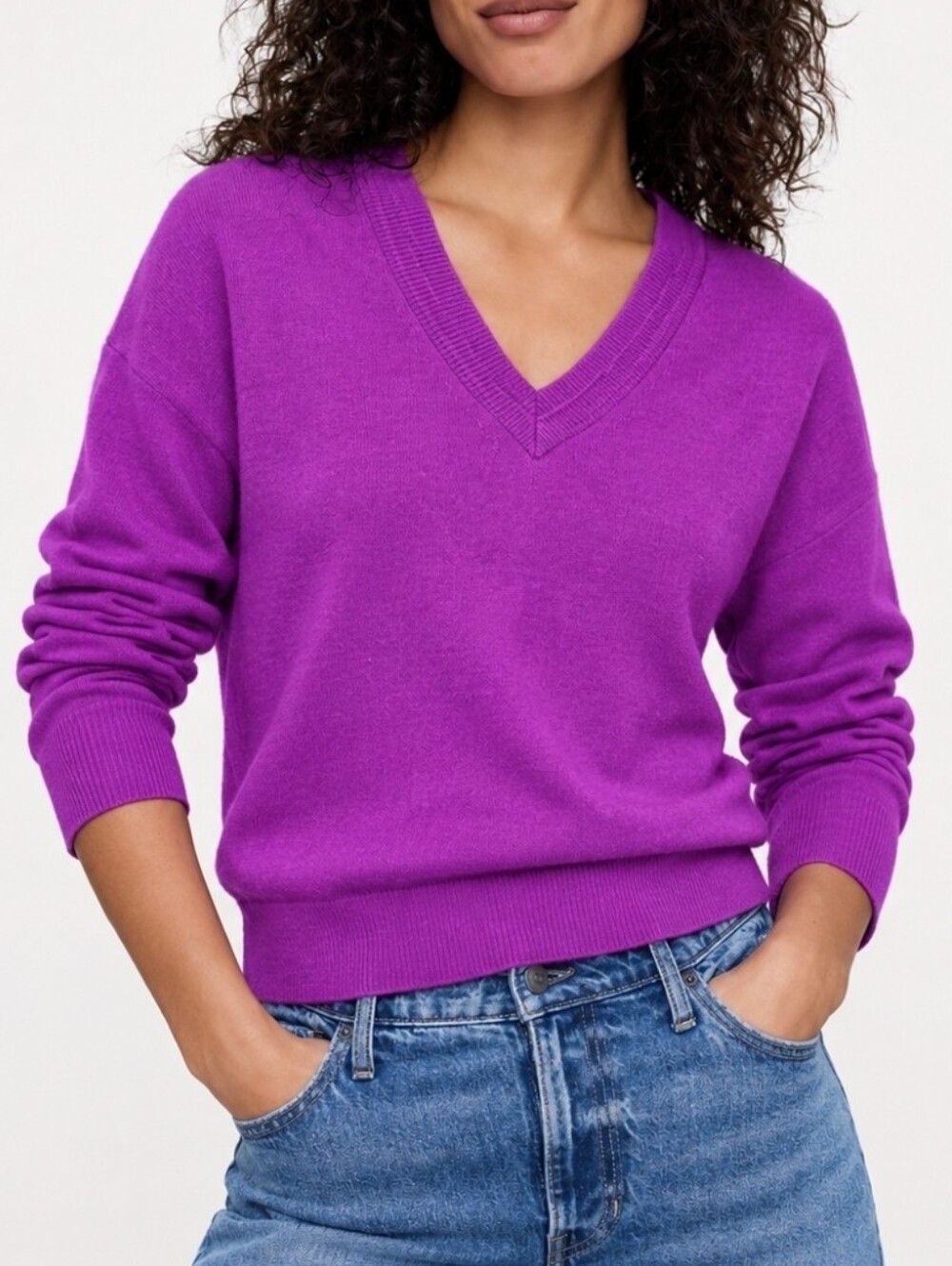 Banana Republic Women's Fuschia Merino Wool V-Neck Long Sleeve Sweater